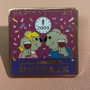 OUTBACK Steakhouse Flair Pin, New Years Eve 2009, Koala Couple Cheers
